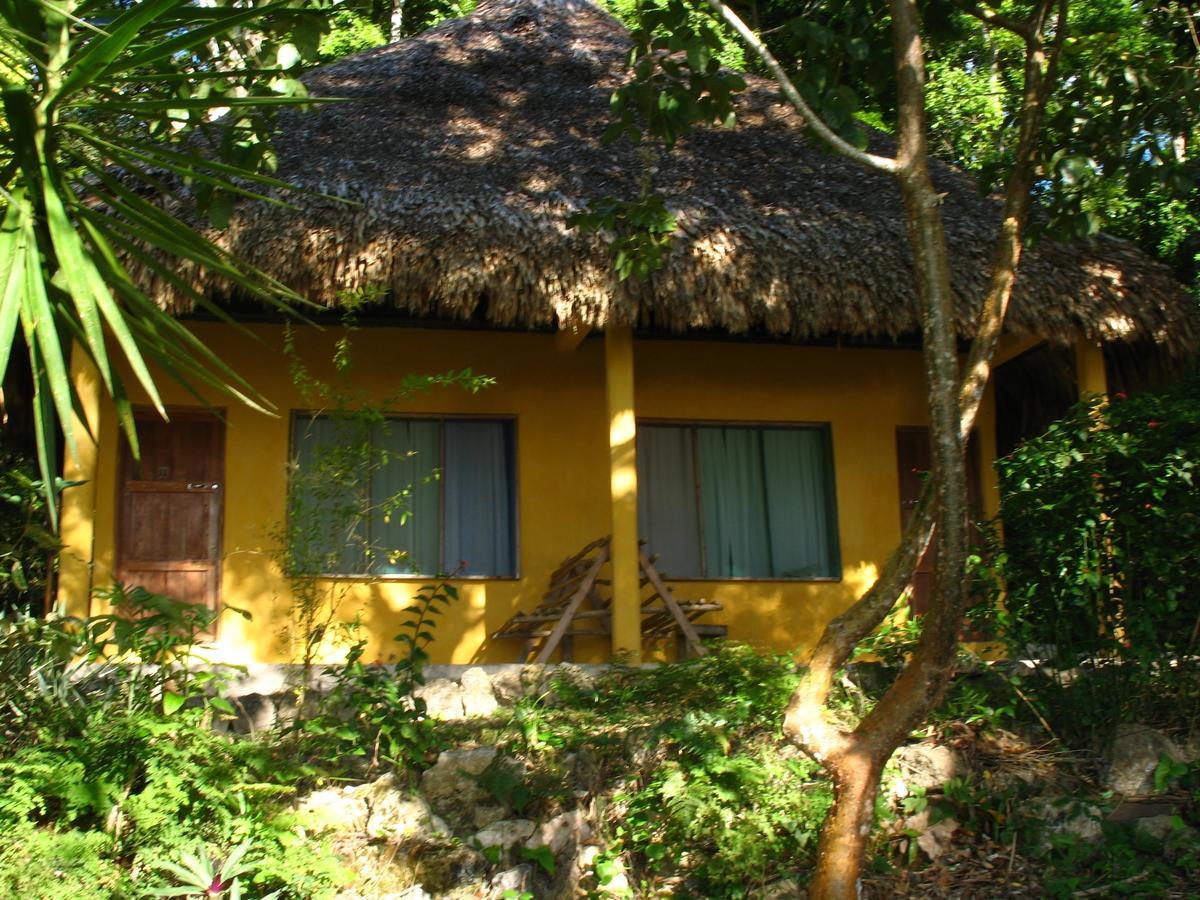 Laguna Yaxha Ecolodge El Sombrero מראה חיצוני תמונה